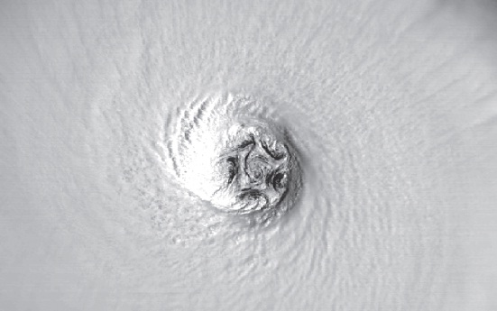 Мезовихри урагана "Изабель" Мезовихри урагана "Изабель"